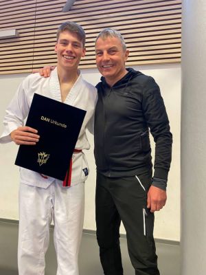 2022-12-11_Taekwondo_-_Dan-Prüfung_Luke_Luft